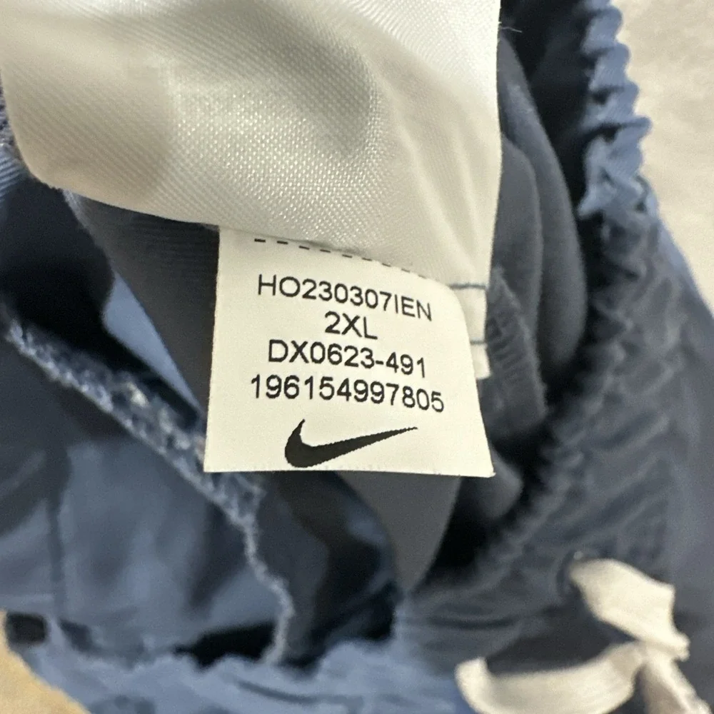 Nike club woven